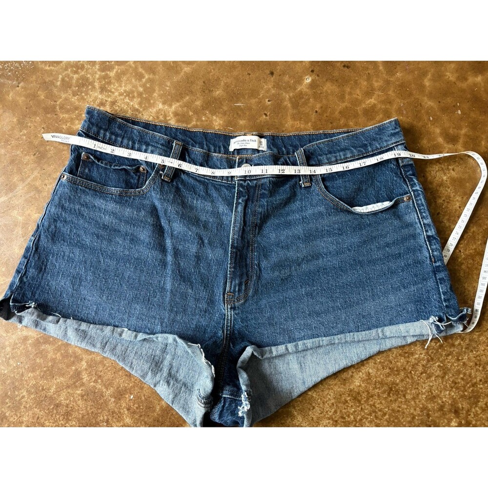 Abercrombie The Mom Short 38”